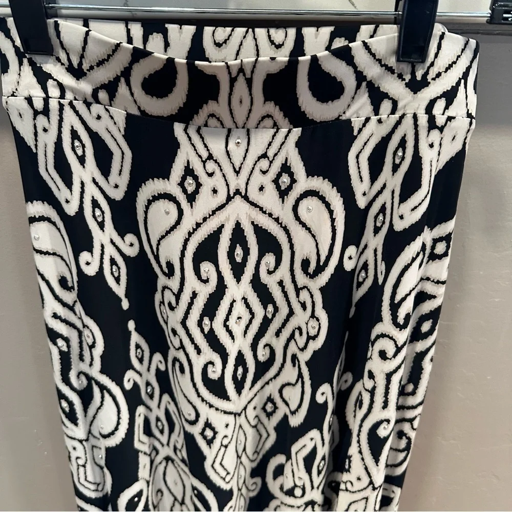 INC Black and White Poly Spandex Silver Studded Maxi Skirt EUC Size XS It#C72